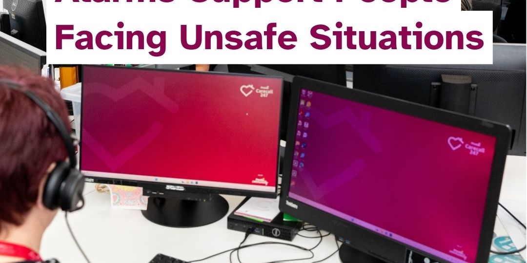 PCC247 - Social Square - FULL IMG + BLOCKED TXT [White]